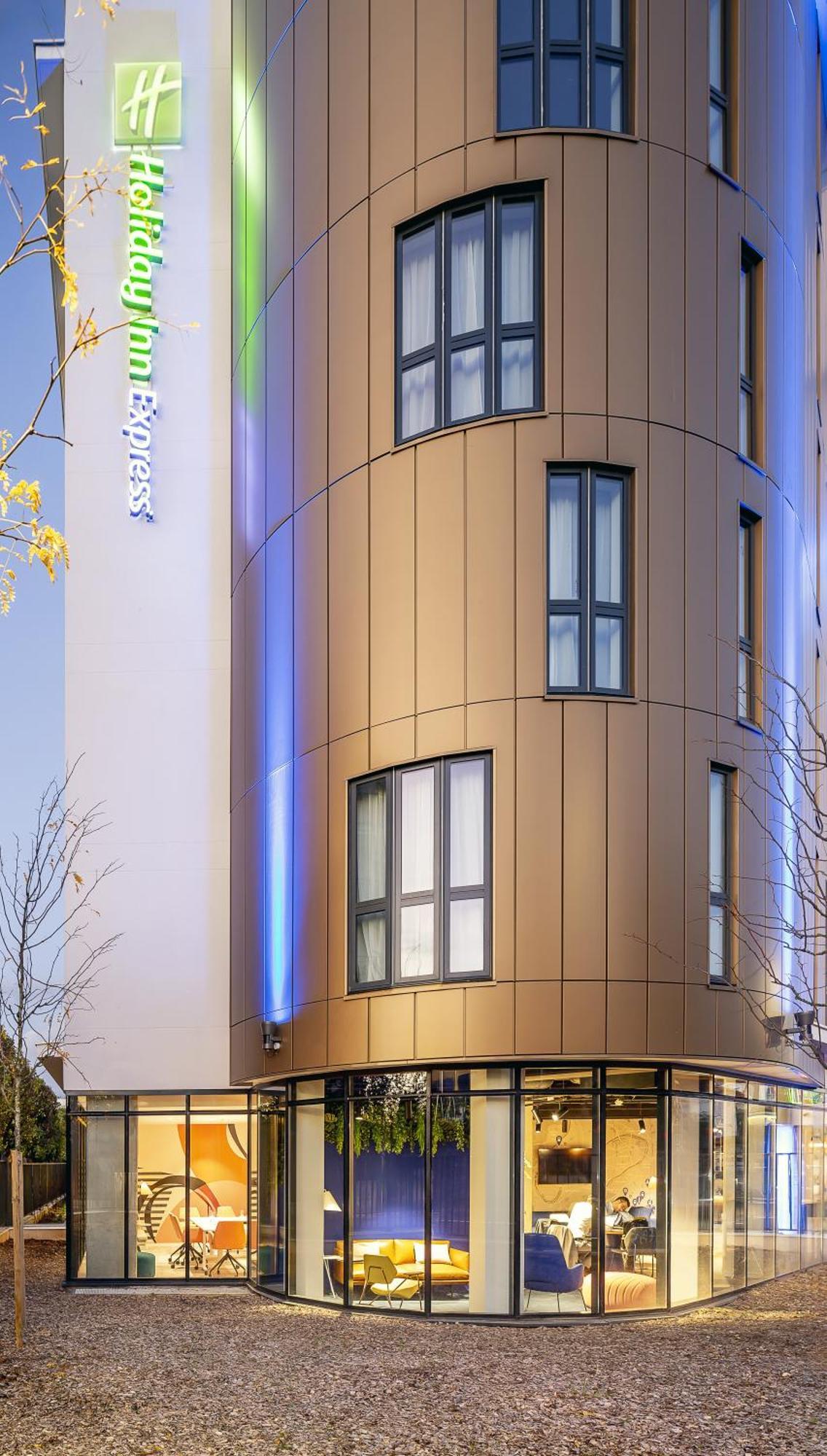 Holiday Inn Express Paris - Poissy By Ihg Zewnętrze zdjęcie