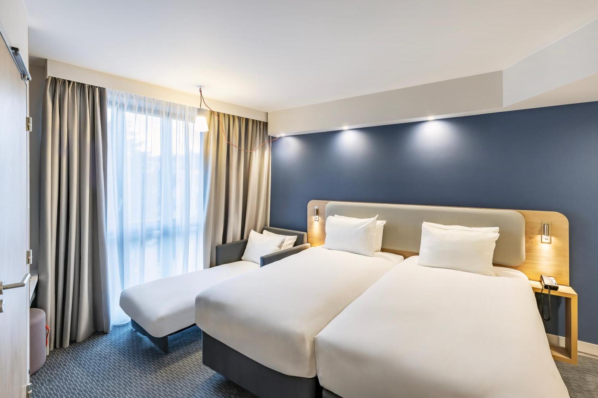 Holiday Inn Express Paris - Poissy By Ihg Zewnętrze zdjęcie