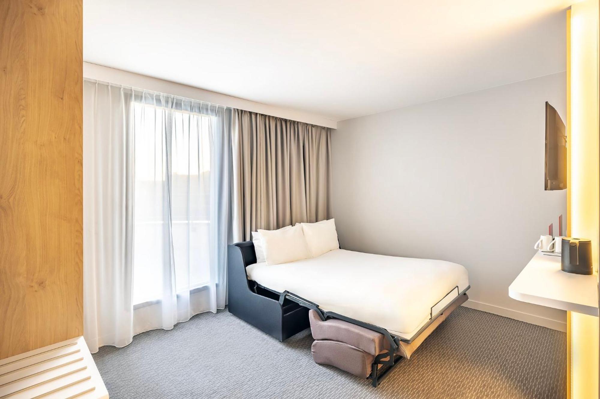 Holiday Inn Express Paris - Poissy By Ihg Zewnętrze zdjęcie