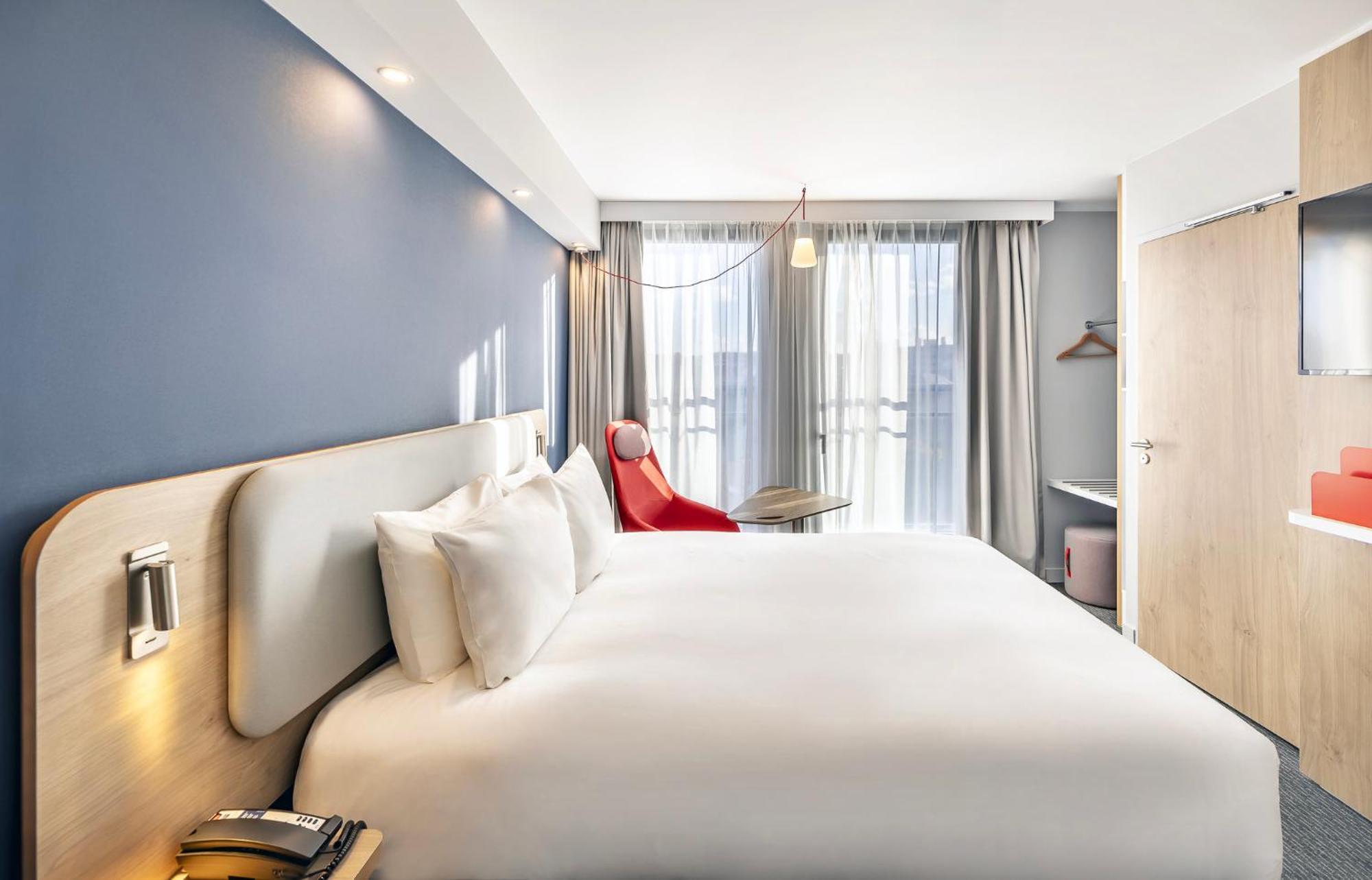 Holiday Inn Express Paris - Poissy By Ihg Zewnętrze zdjęcie